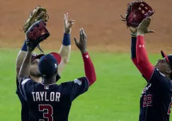 Gerardo Parra, Michael A. Taylor y Juan Soto celebrando después de ganar el partido