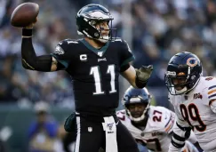 Carson Wentz durante el partido contra Chicago