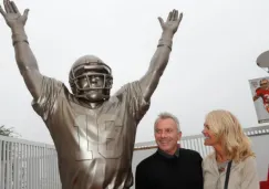 Joe Montana en la revelación de su estatua 