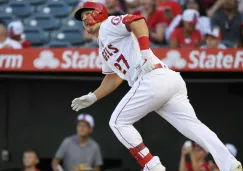 Mike Trout de los Angels durante un juego de la campaña regular