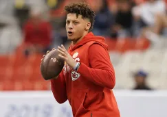 Mahomes se prepara para lanzar el ovoide