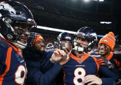 Brandon McManus celebra durante el partido