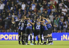 Jugadores del Querétaro previo al partido ante Necaxa