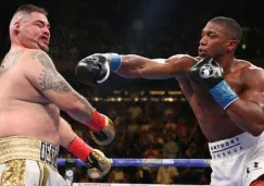 Ruiz recibe el impacto de Joshua en la primera pelea 