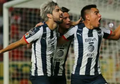 Jugadores de Rayados festejan un gol al Necaxa