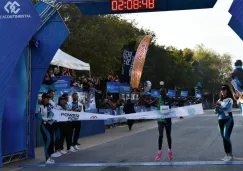 El keniano Evans Korir llegando a la meta de Monterrey