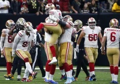 Robbie Gould festeja el Gol de Campo del triunfo