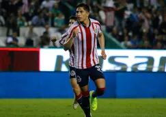 Alan Cervantes en un partido con Chivas