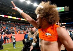  Phillip Lindsay saluda a los fans tras la victoria