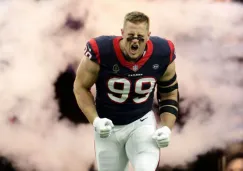 J.J. Watt ingresa al terreno de juego con Texans