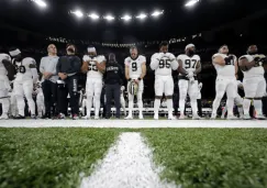 Jugadores de Saints guardan minuto de silencio