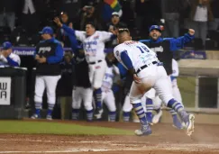 Yaquis festejando victoria ante Venados 