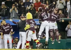 Tomateros celebrando en grande en la Final de la LMP