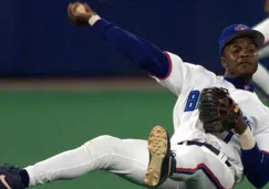 Tony Fernández en acción con Toronto Blue Jays