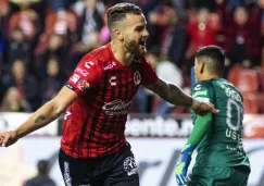 Leandro González festeja un gol con Xolos