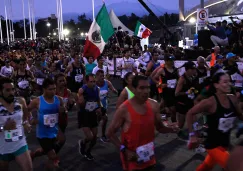 Runners pasan por el Olímpico Universitario en la última edición del Maratón