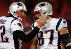 Brady felicita a Gronk tras concretar una jugada