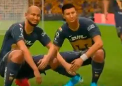 Carlos González celebra un gol virtual con Pumas