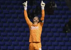 Gil Alcalá celebrando con Gallos