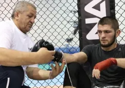 Khabib Nurmagomedov junto a su padre y entrenador