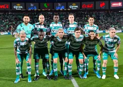 Jugadores de Santos Laguna, previo a un juego de la Liga MX