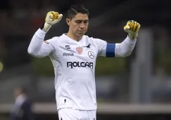 Hugo González durante un duelo con Necaxa 