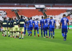 Jugadores de Cruz Azul y América previo a un partido