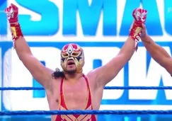 Gran Metalik celebra victoria de la WWE