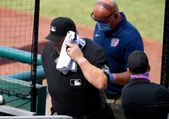 VIDEO: Umpire del Nationals vs Blue Jays recibió batazo en la cabeza