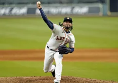 Roberto Osuna en partido con Astros