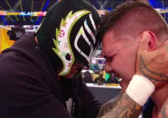 Rey Mysterio y su hijo Dominik en lamento