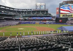 MLB: Marlins y Mets, tras una pausa en silencio, se retiraron del terreno de juego