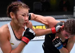 Alexa Grasso impacta con un golpe a Ji Yeon Kim