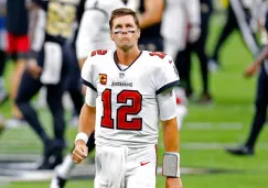 Tom Brady se lamenta tras caer en su debut con Tampa Bay