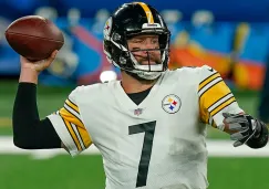 Big Ben prepara un pase en un juego de los Steelers