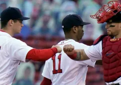 Jugadores de Red Sox festejan el triunfo