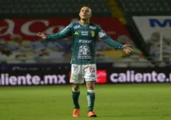 Luis Montes en acción con León