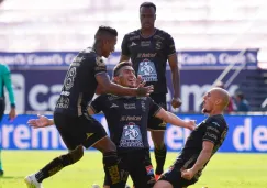 Jugadores de León celebran gol ante Atlético de San Luis