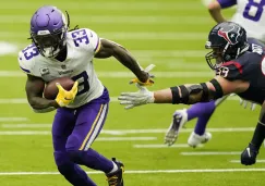 Dalvin Cook acarrea el ovoide ante Houston