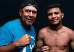 Chocolatito González junto a su entrenador