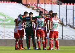 Jugadores de Necaxa previo al partido contra Gallos