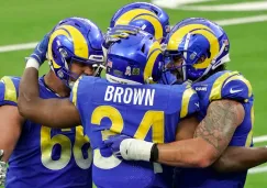 Jugadores de Rams celebran TD vs Seattle