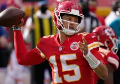 Mahomes prepara un pase