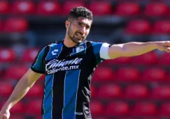 Jair Pereira en un partido con Querétaro