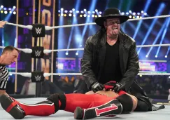 La leyenda Undertaker en una de sus luchas