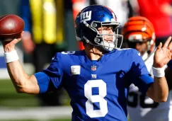 Daniel Jones en partido ante Bengals