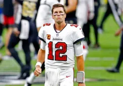 Tom Brady se lamenta tras caer en su debut con Tampa Bay