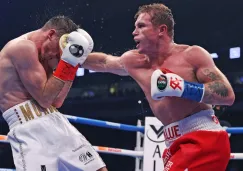 Canelo Álvarez en victoria sobre Callum Smith