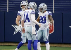 Jugadores de los Dallas Cowboys festejan un TD