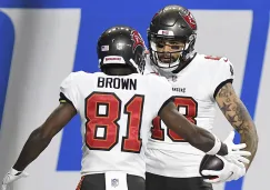 Mike Evans celebra junto a Antonio Brown